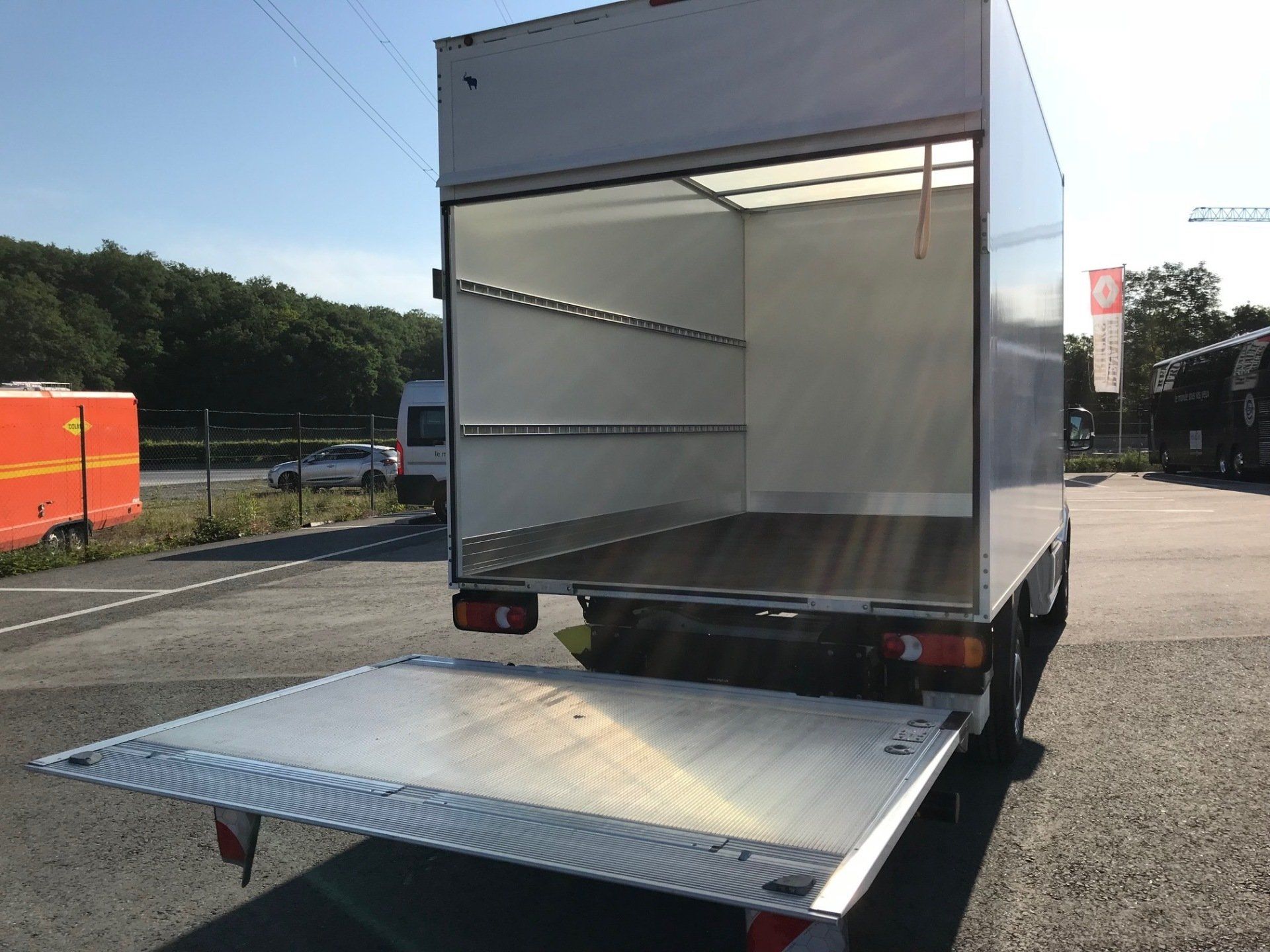 hayon ouvert installé Garage ETPL SA