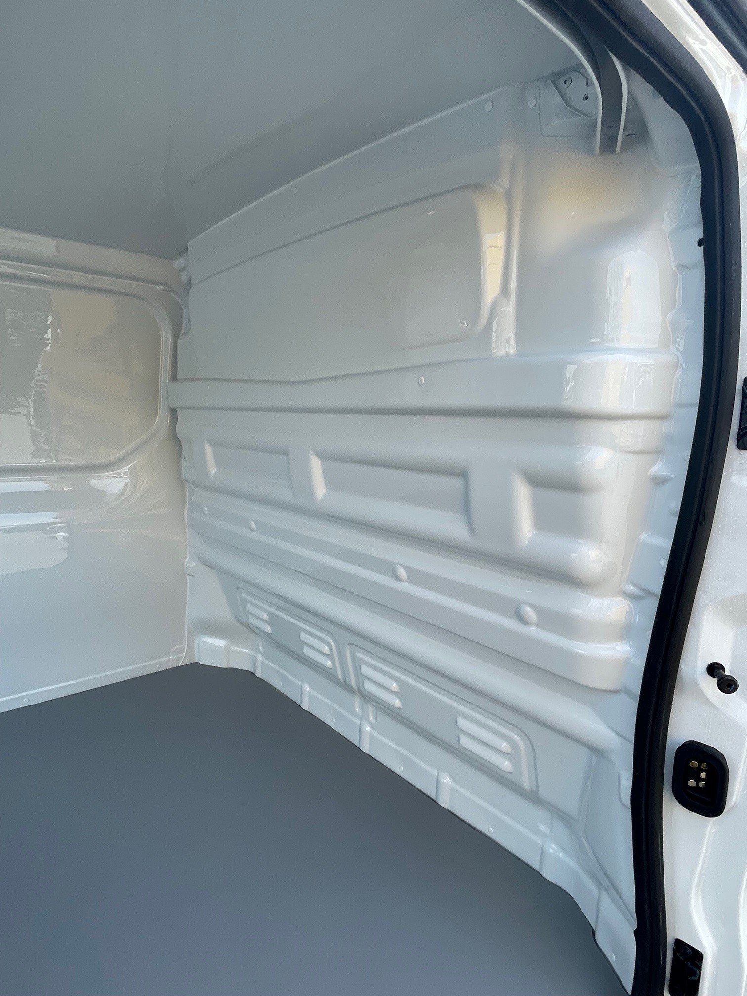 Transformation isolation pour transport de produits dangereux dans une camionnette