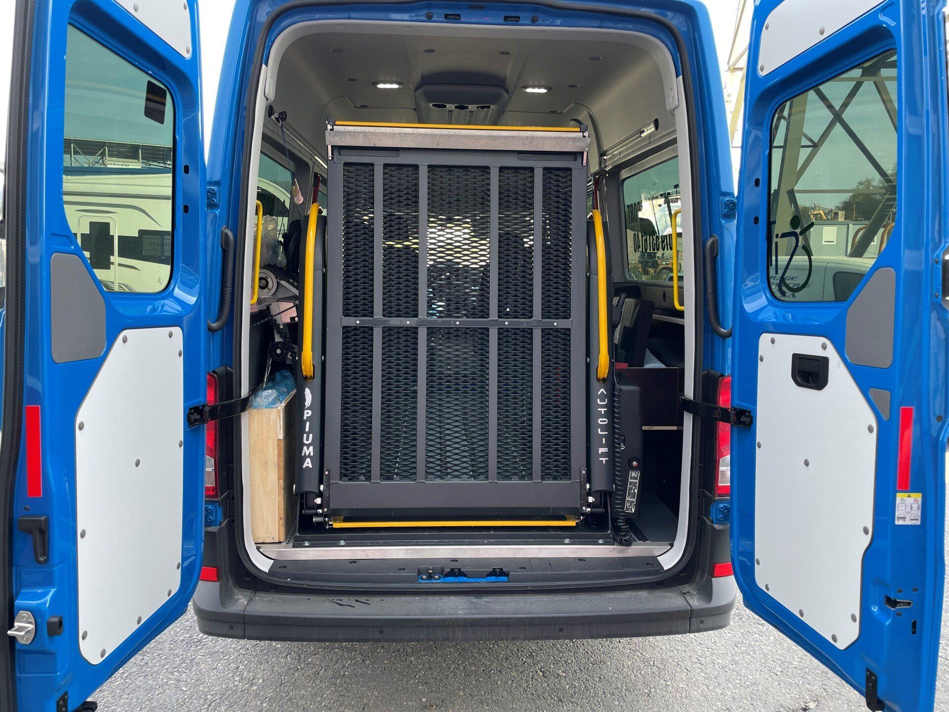 Garage ETPL SA transformation transport de personnes à mobilité réduite