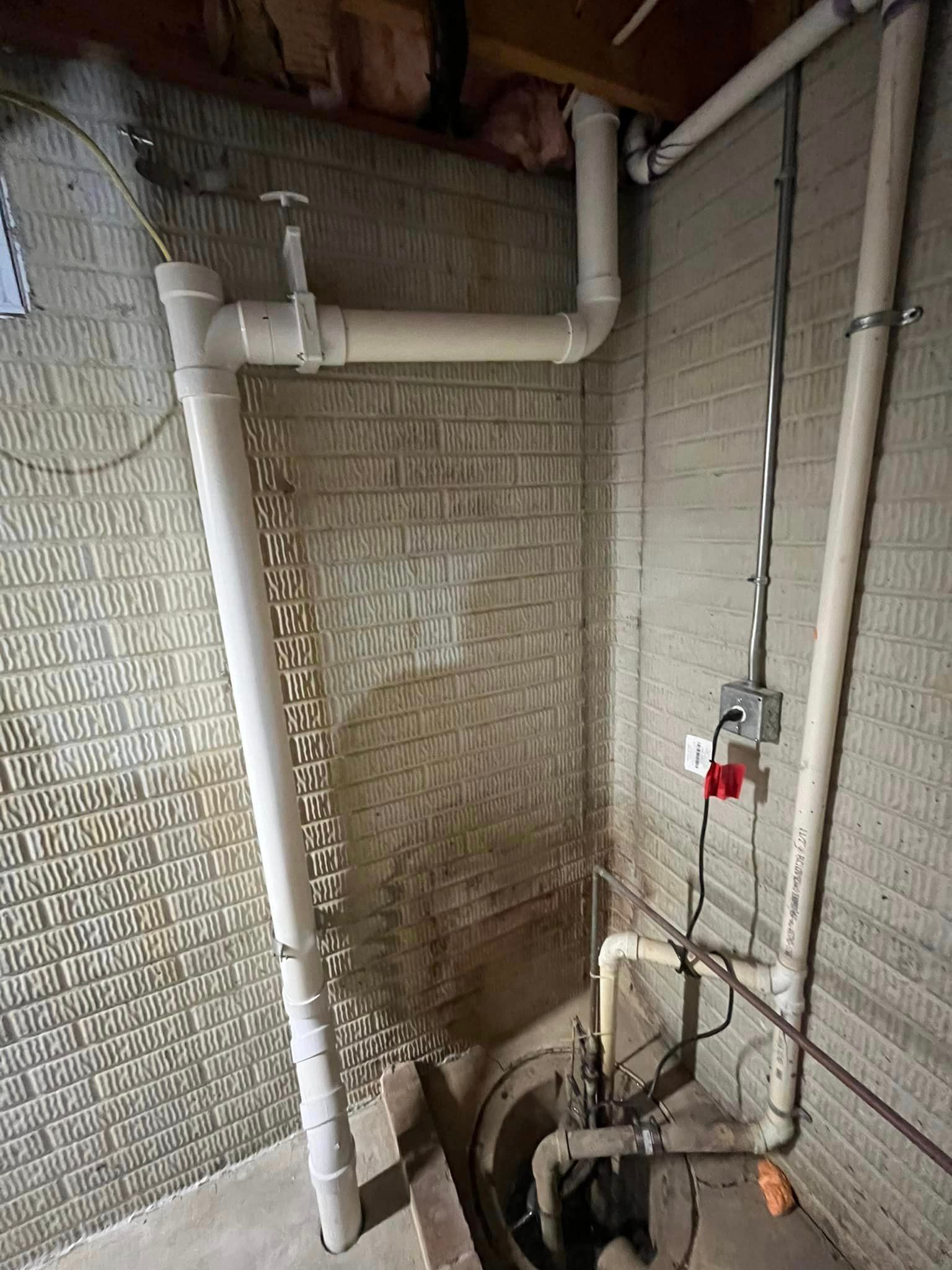 There are a lot of pipes in the basement.