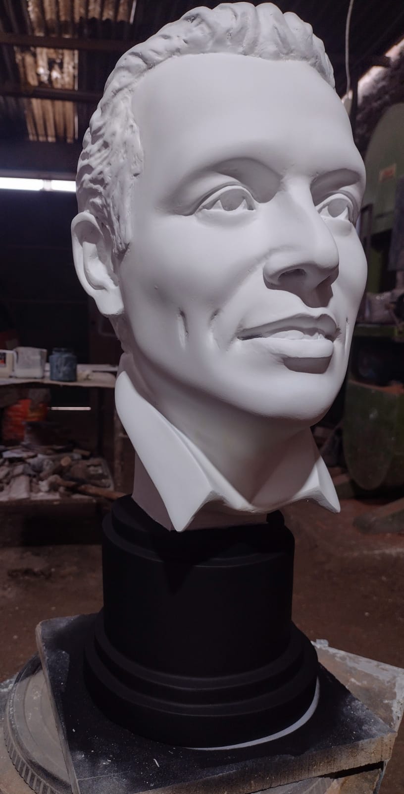 Escultura de resina y fibra de vidrio