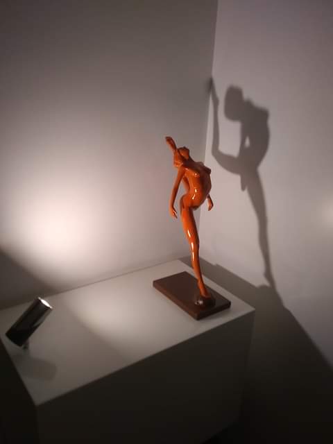 Escultura de resina y fibra de vidrio