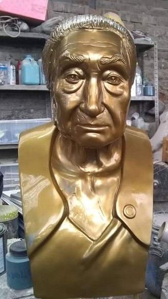 Escultura de resina y fibra de vidrio