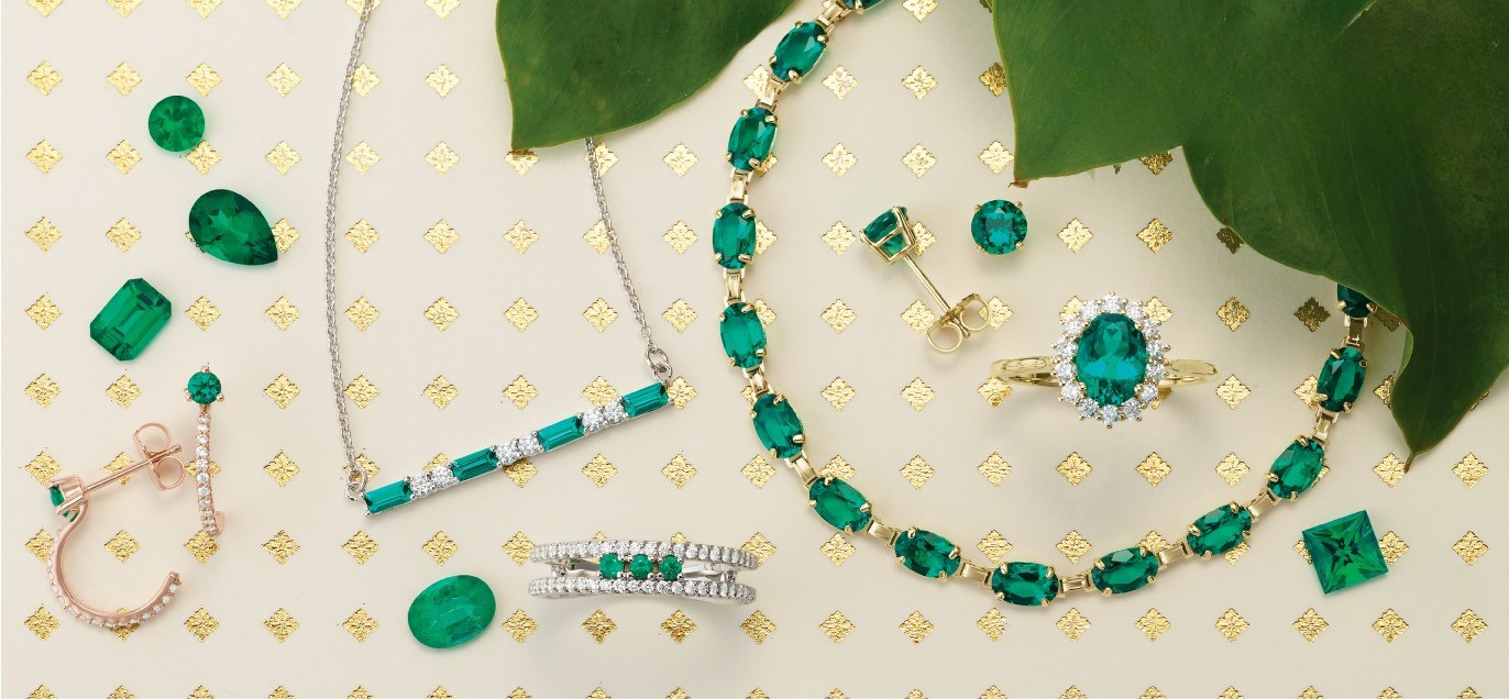 Jewelry collection with emeralds
