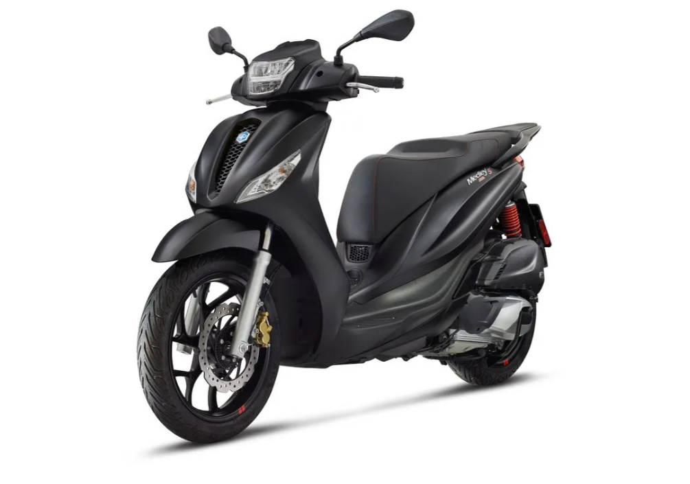 Scooter Piaggio Medley nero, vista frontale, esterno.