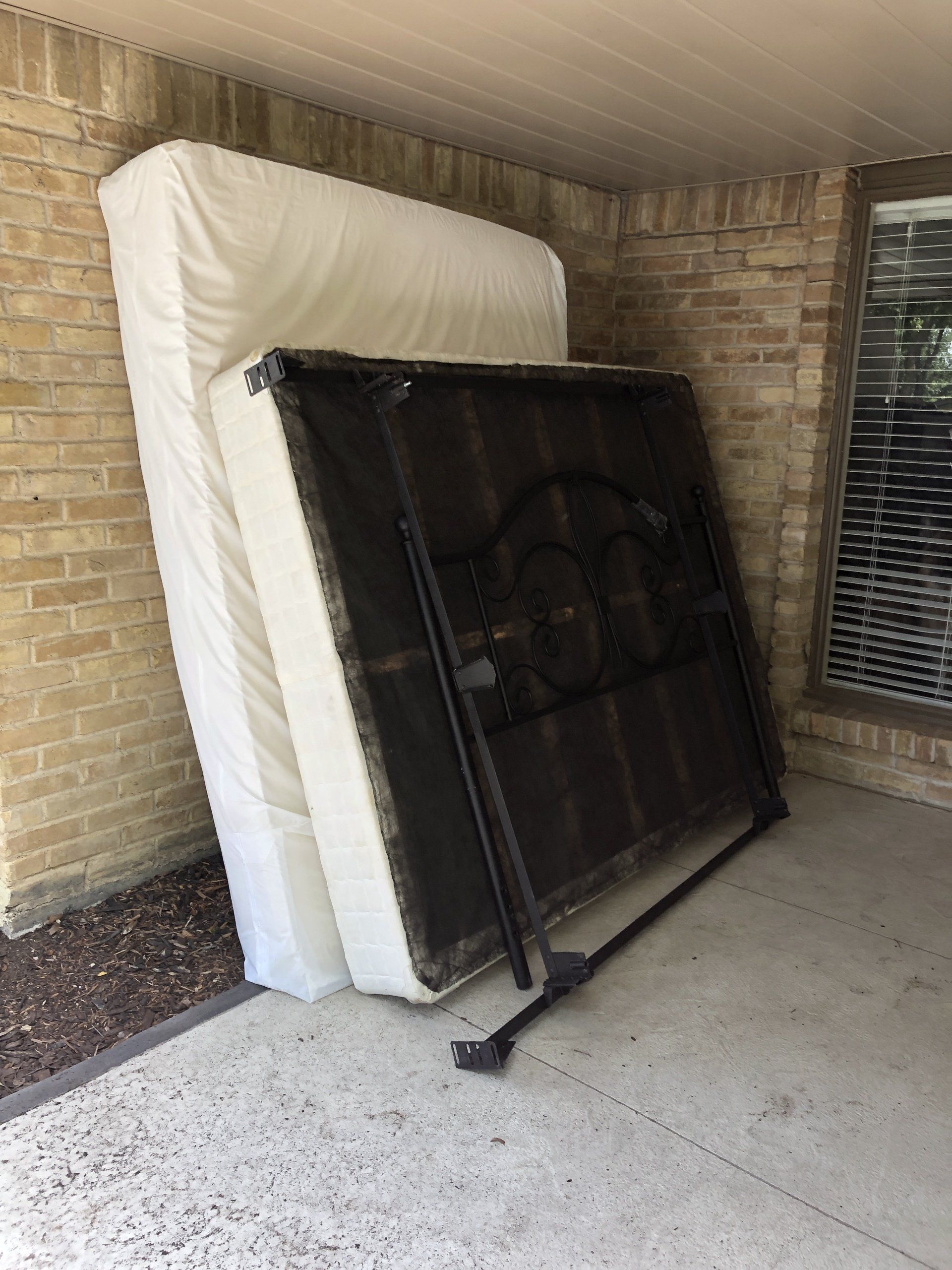Mattress removal in Dallas, TX