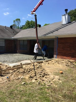 POURING CONCRETE FOR 16' X 25' MAN CAVE, PINE BLUFF, AR.