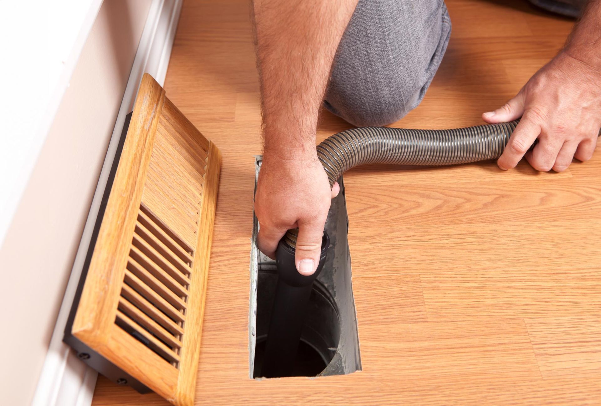 Air Duct Cleaning — Tavares, FL — SUPREME CLEAN & RESTORATION