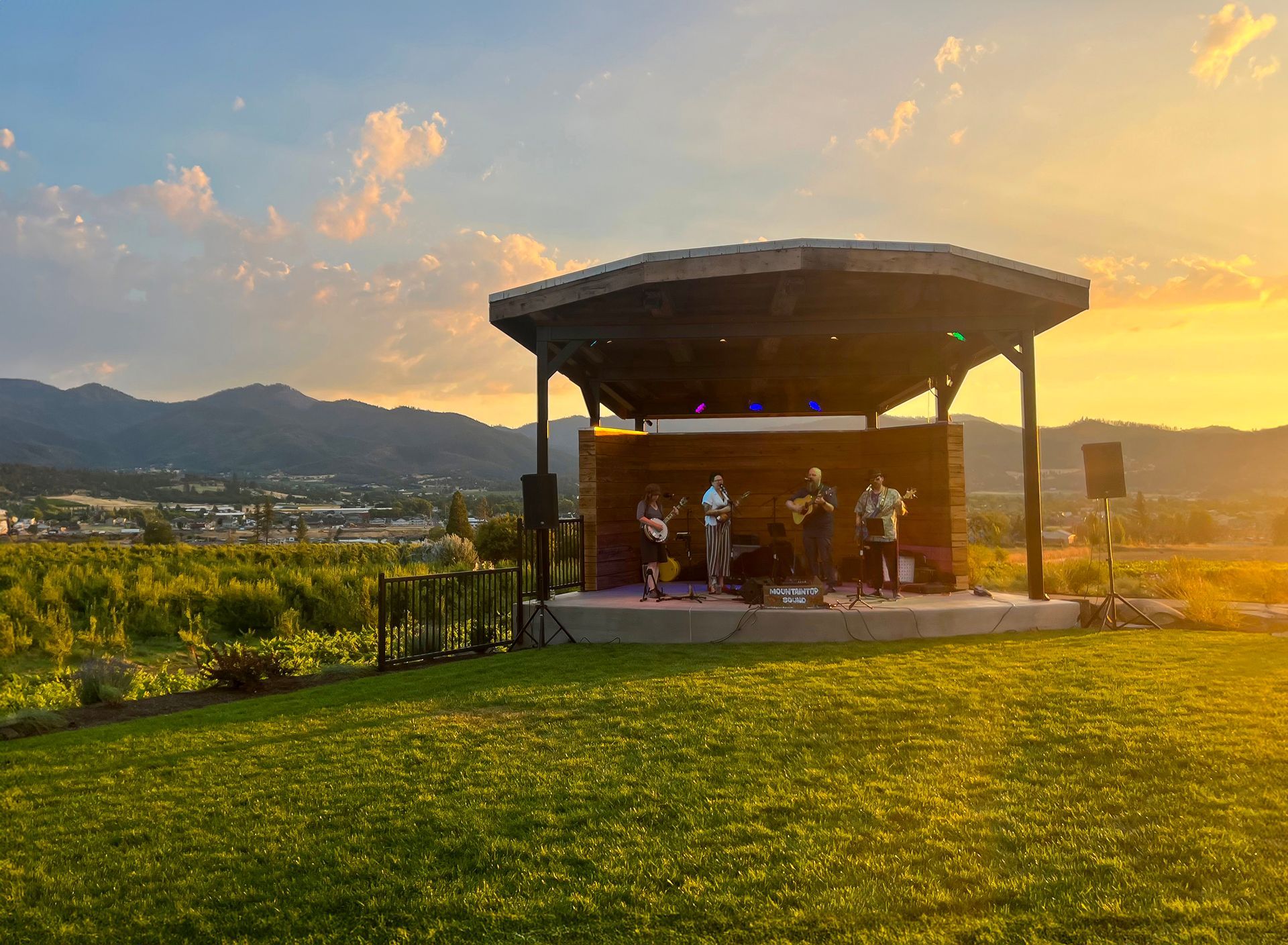 Mountaintop Sound performing live Americana, bluegrass, and jamgrass in Southern Oregon