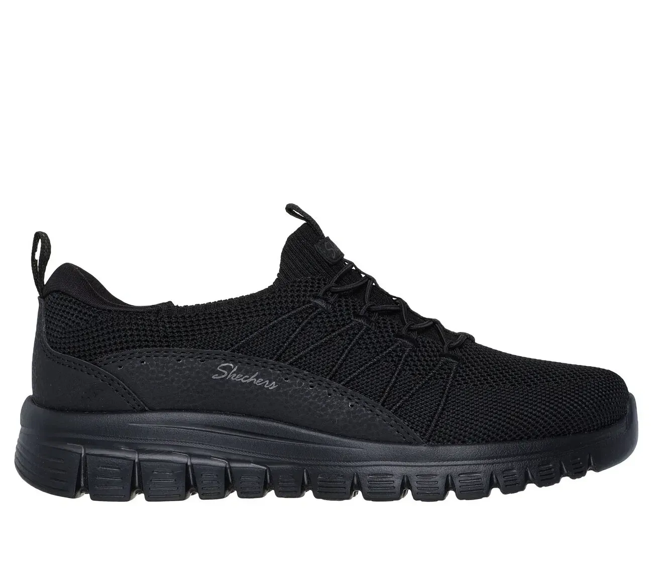 Zapatilla deportiva Skechers negra sin cordones, con cordones elásticos, parte superior de malla y suela negra.