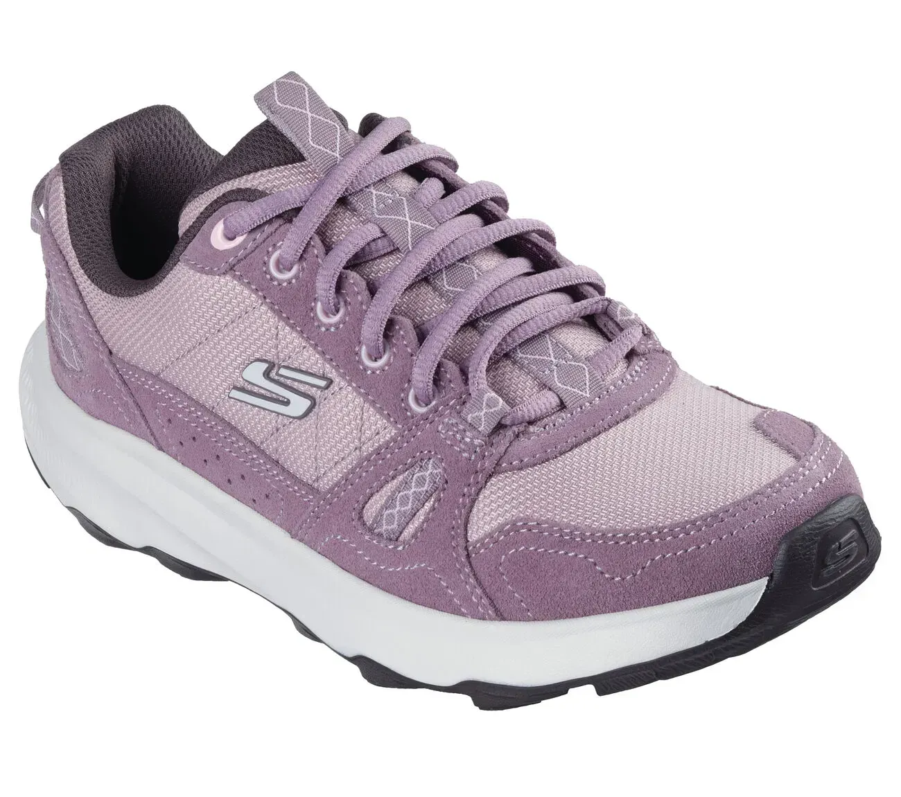 Zapatilla deportiva Skechers morada con detalles brillantes y suela blanca.