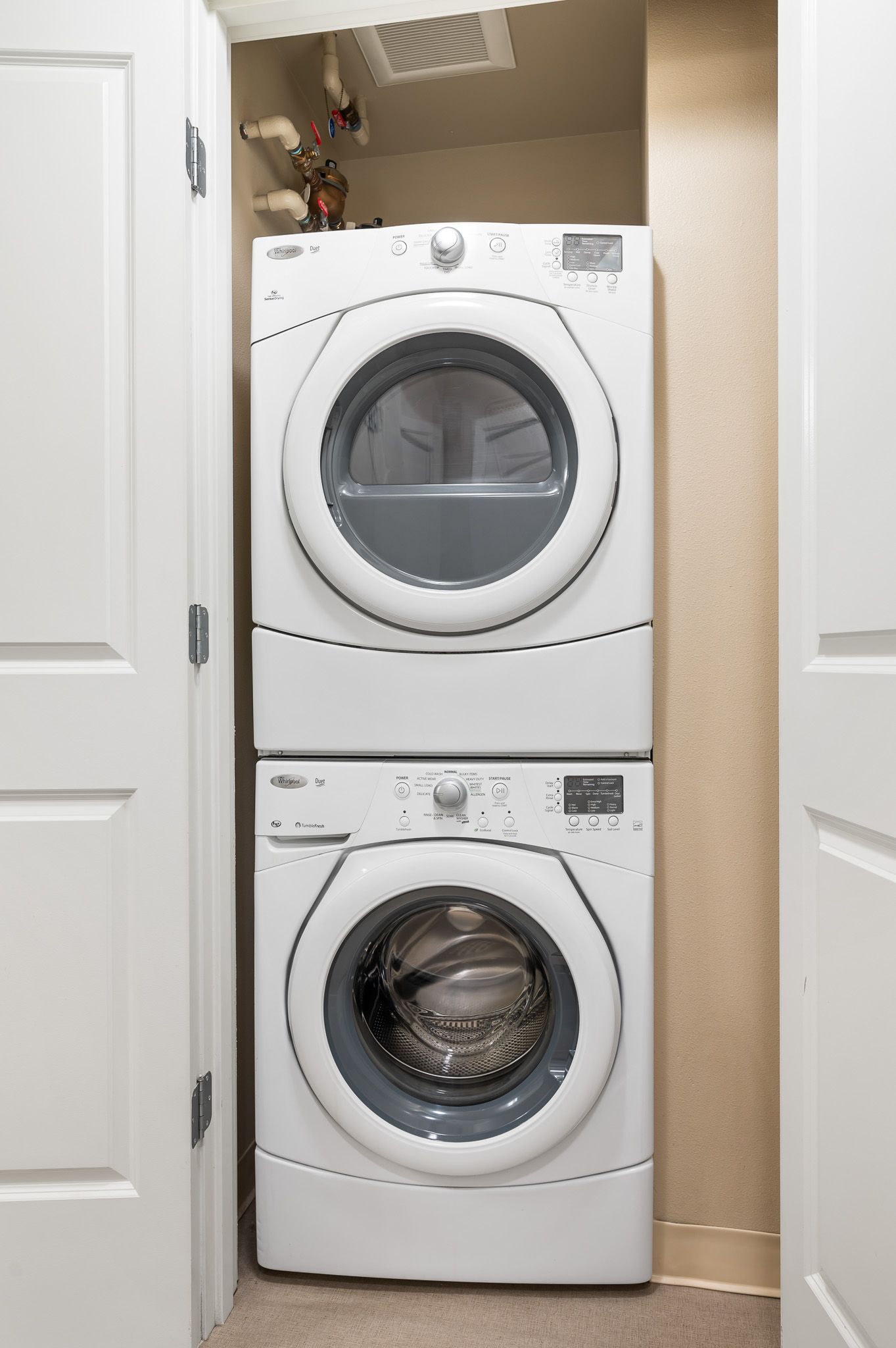 Photo of the washer/dryer area