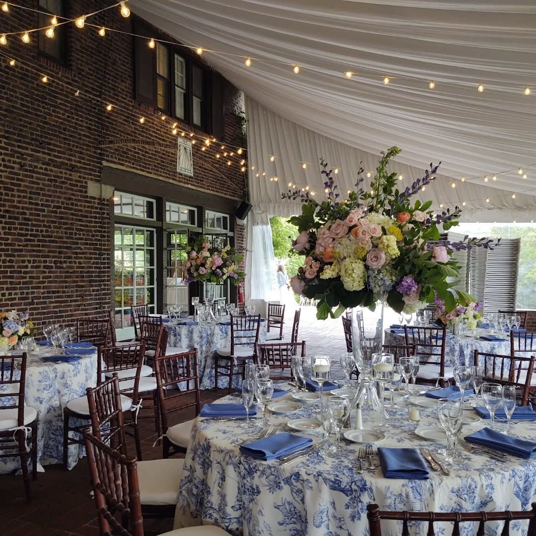 Sweet Peas of Jennersville | West Grove, PA | Wedding florals | Reception Wedding Centerpiece