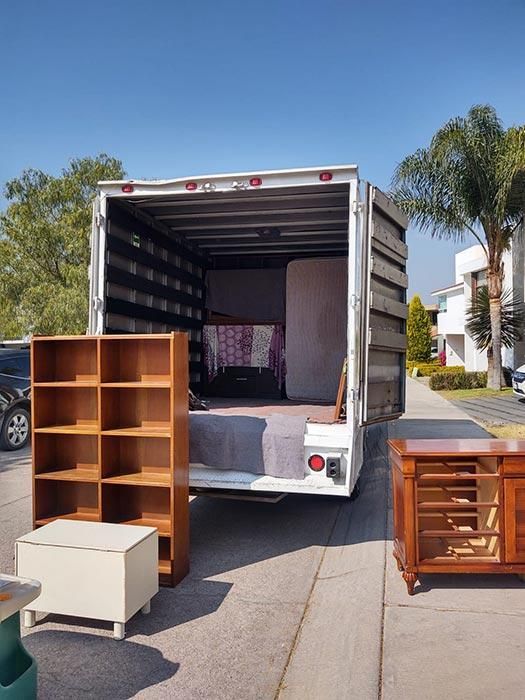 TRANSPORTES Y MUDANZAS URESTI