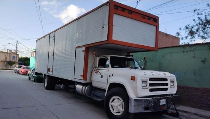 TRANSPORTES Y MUDANZAS URESTI