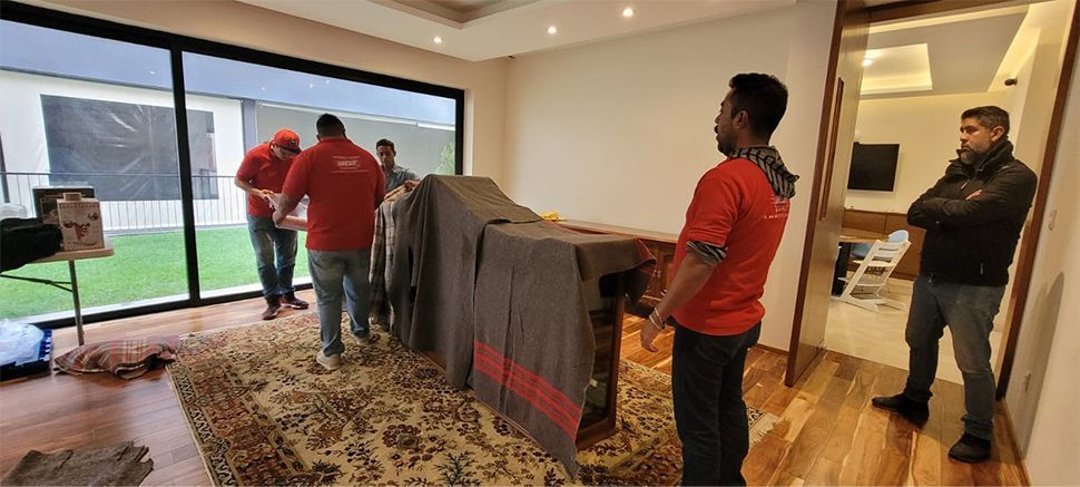 TRANSPORTES Y MUDANZAS URESTI