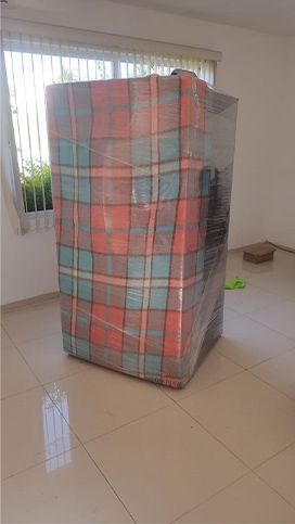 TRANSPORTES Y MUDANZAS URESTI