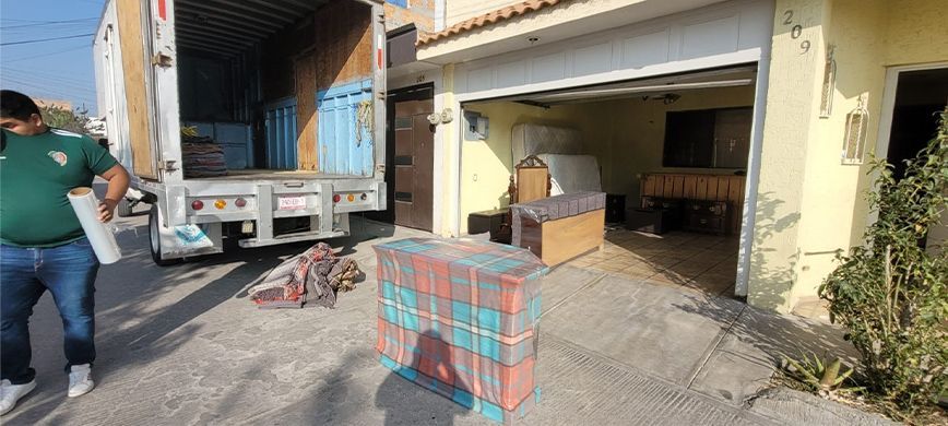 TRANSPORTES Y MUDANZAS URESTI