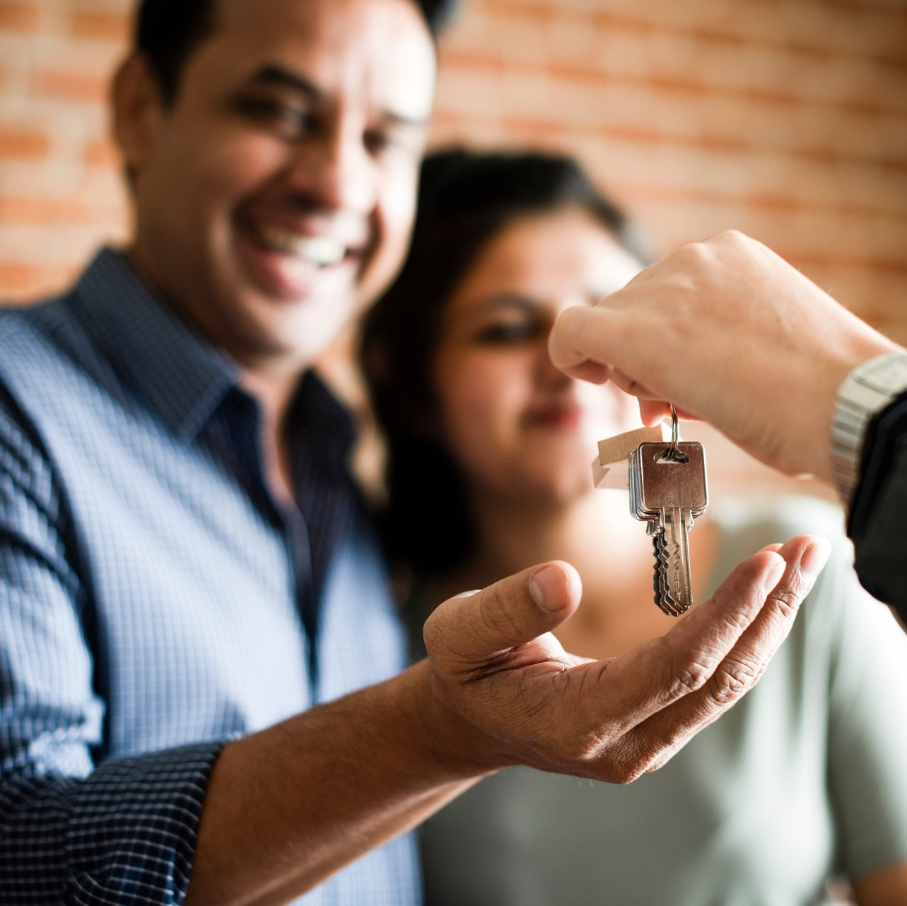 couple happy with a FHA loan
