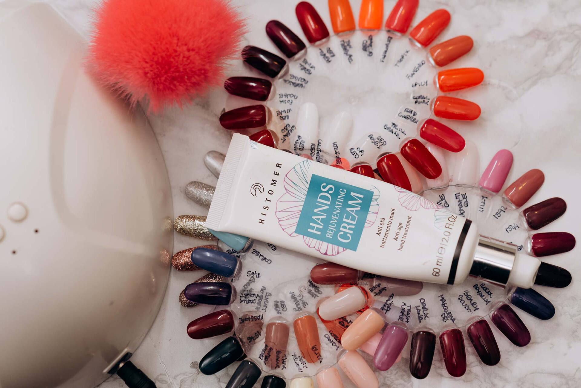 smalti e ricostruzione unghie