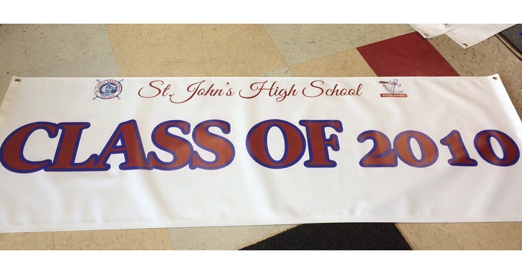 A white banner that says class of 2010 on it