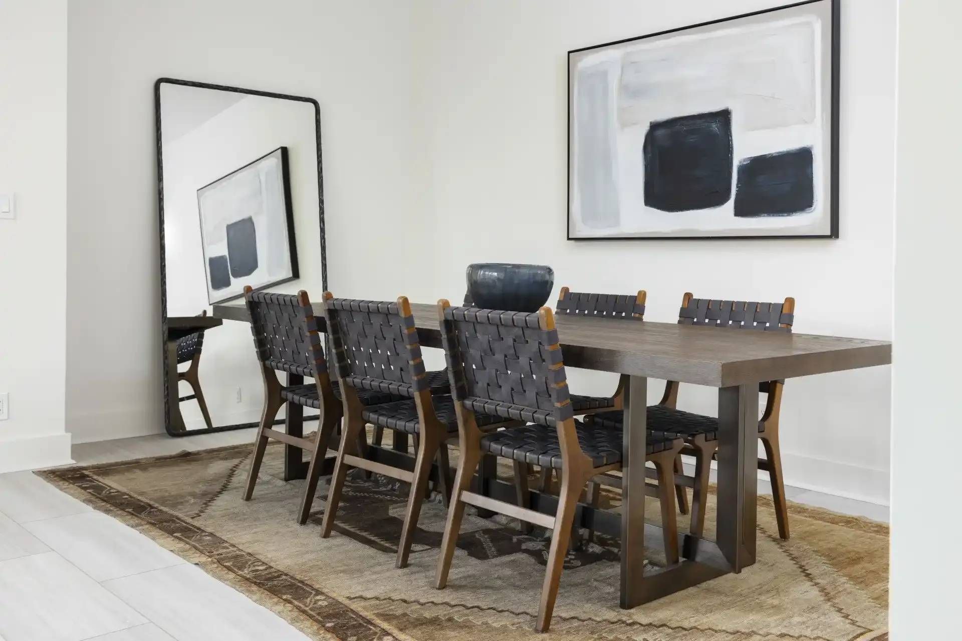 Dining table at Ilion Apartments in Marietta, GA.