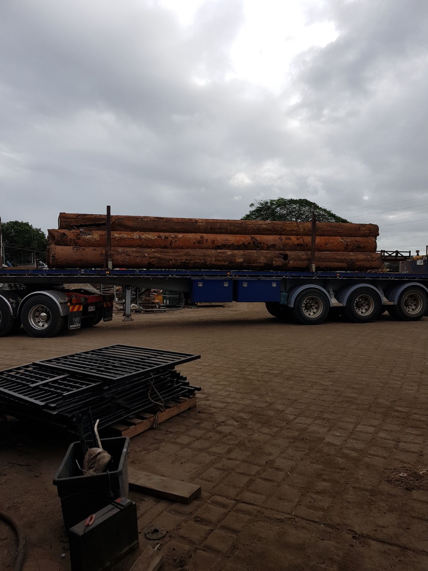 Truck Transporting Timber For Recycling - Maryborough Recycling in Maryborough, QLD