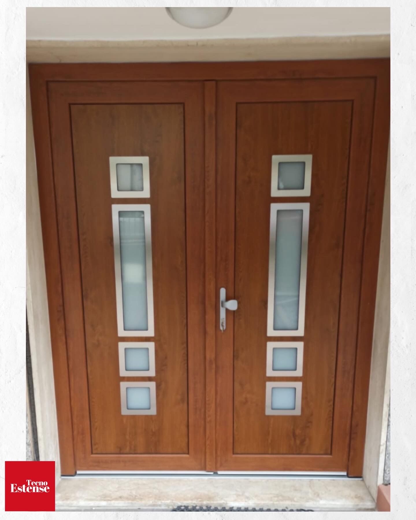 porta esterna a due battenti