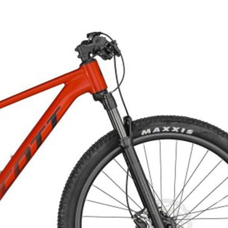 Bicicleta de montaña rígida naranja sobre fondo blanco