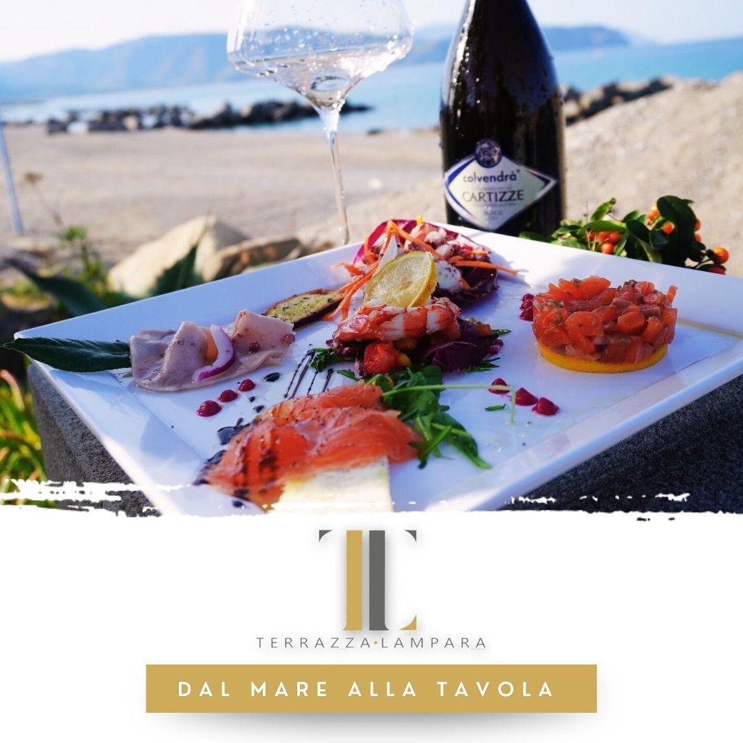 insalata di polpo, tartare di salmone, spada marinato e code alla creola