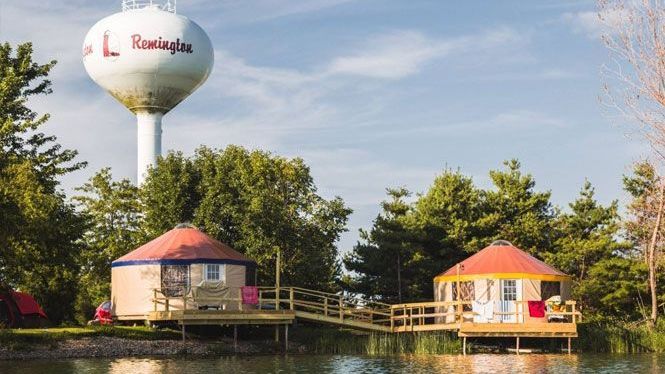 A water tower with the name l. rowlings on it