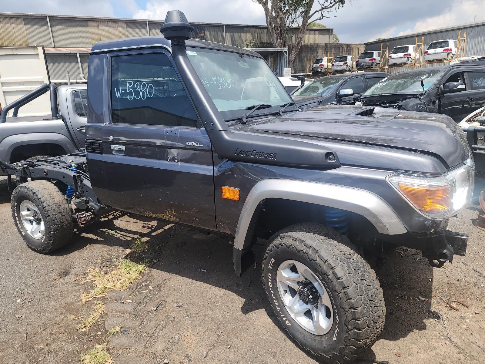 W-5380 TOYOTA LANDCRUISER GXL VDJ79 SINGLE CAB MANUAL V8 DIESEL 2023