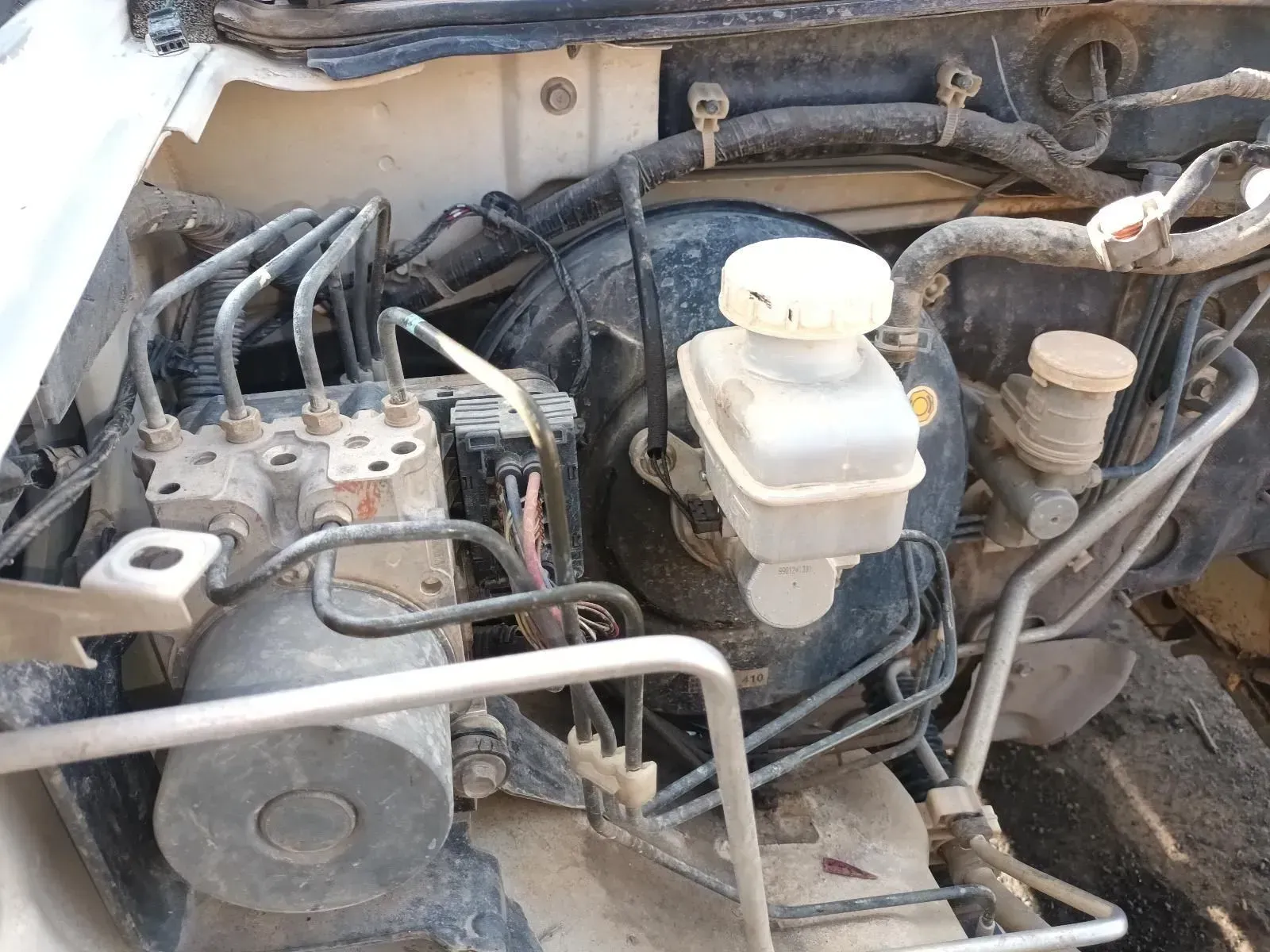 Engine Bay With Brake Components — South West 4WD Wreckers In Brisbane, QLD