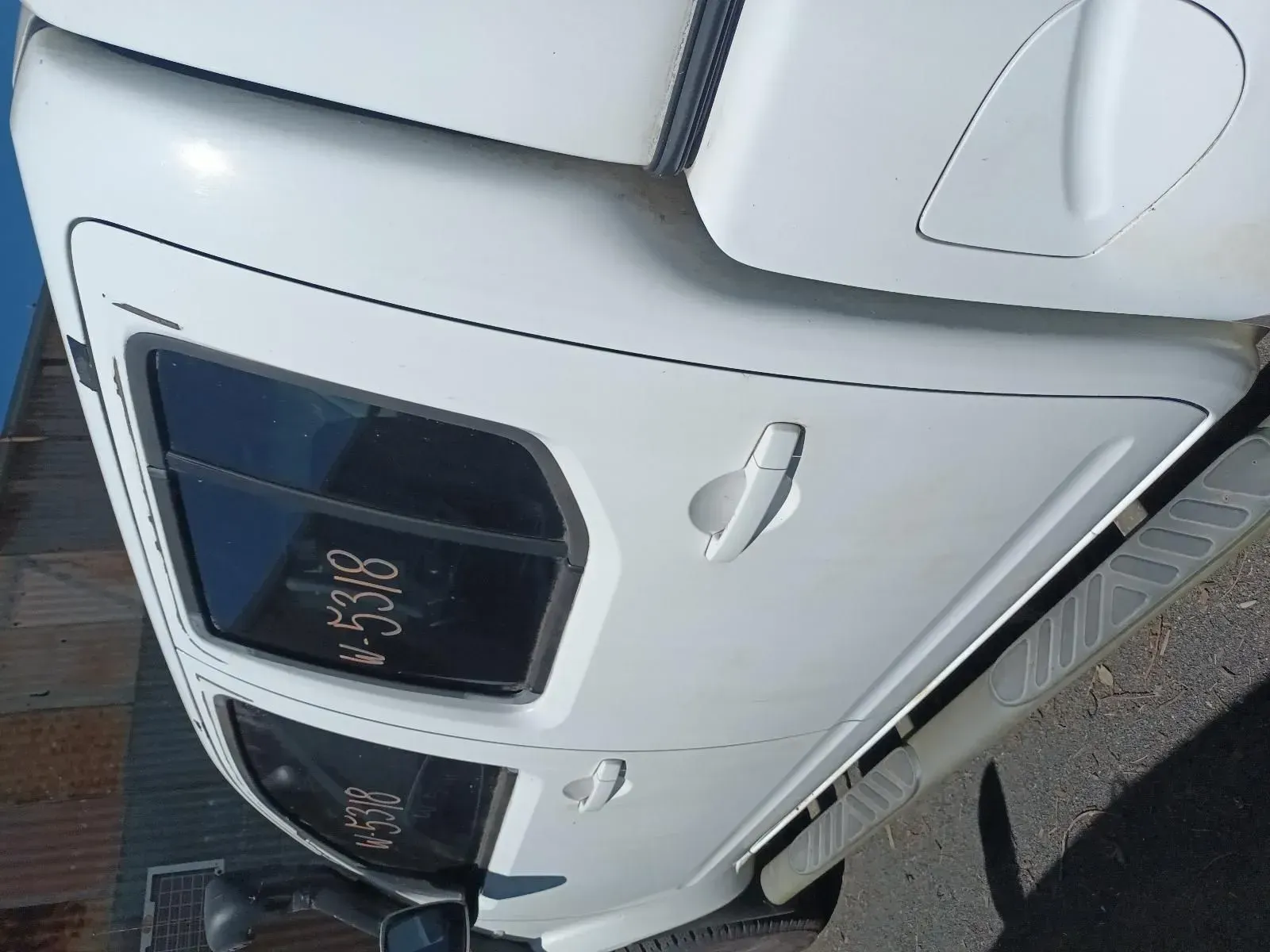 White Pickup Truck's Side Door, Window, and Handle — South West 4WD Wreckers In Brisbane, QLD