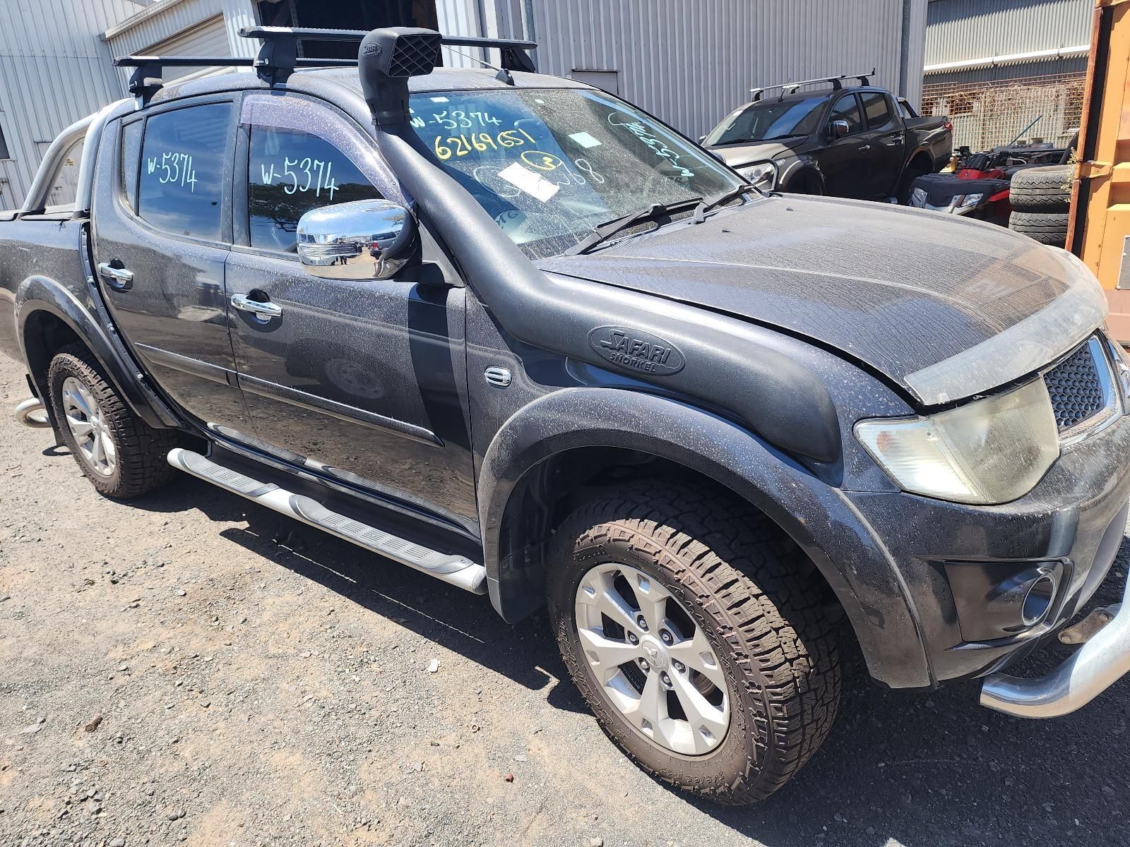 W-5374 MITSUBISHI TRITON MN GLX-R 4D56 4WD DUAL CAB AUTOMATIC 2014