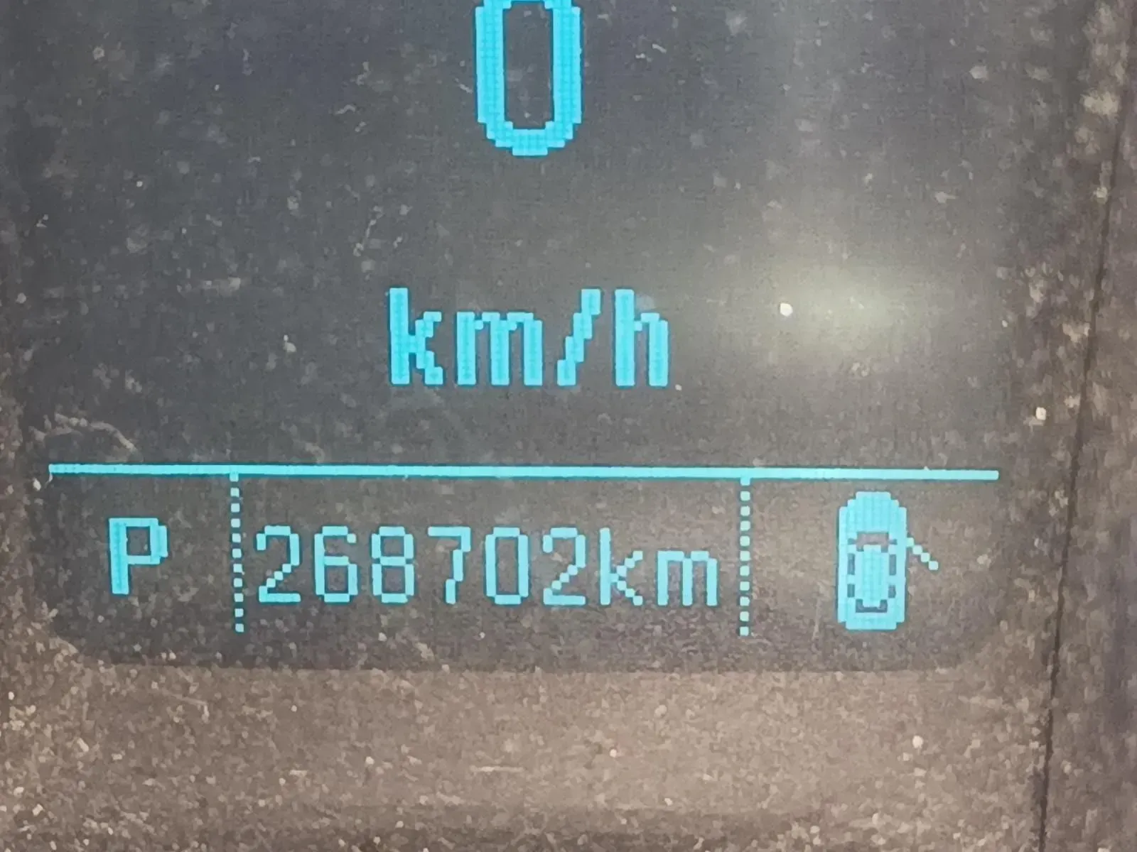 Dashboard Displaying 0 Km/h, 268,702 Km — South West 4WD Wreckers In Brisbane, QLD