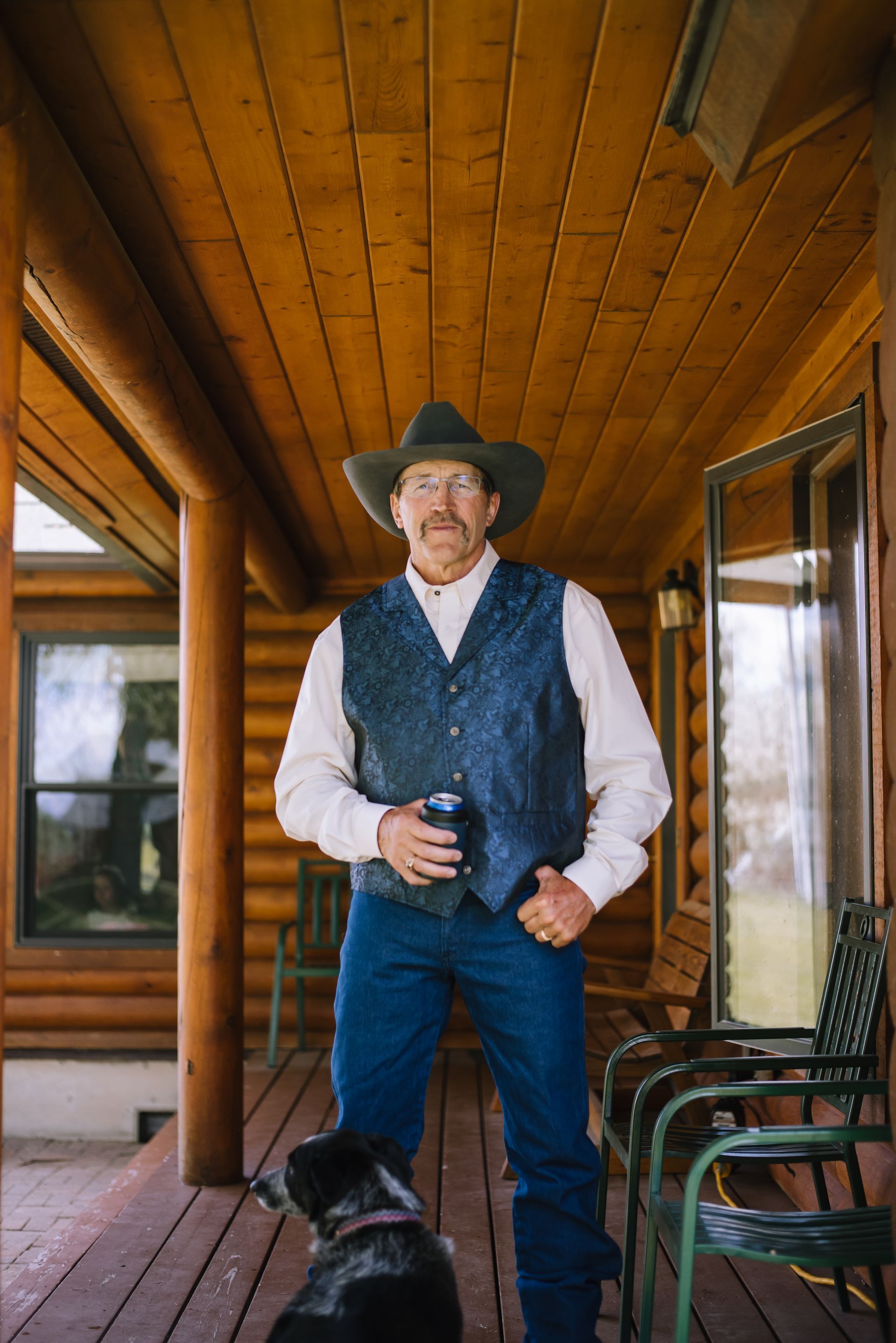 Groom relaxing before ceremony 