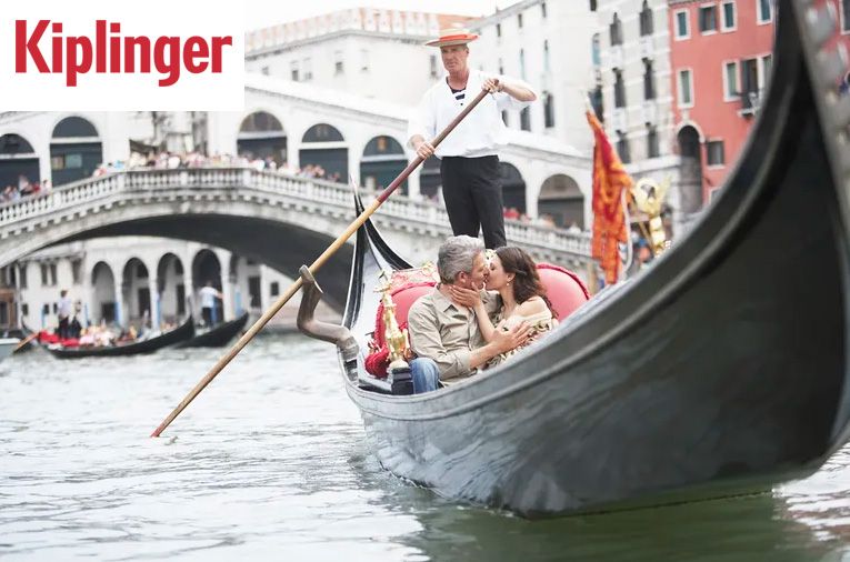 An image showing a couple in Venice enjoying their retirement