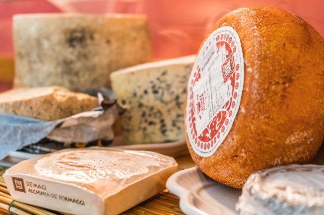 Salami e formaggi toscani