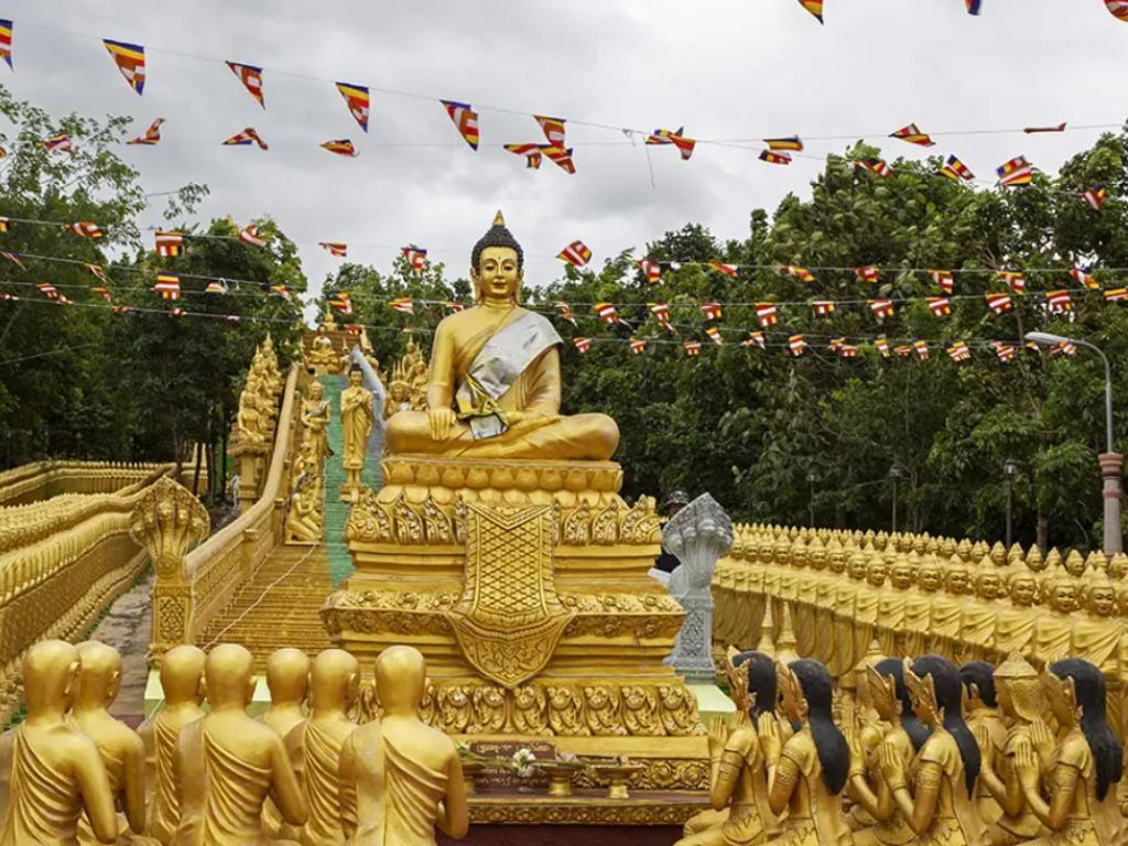  Phnom Tamao Wildlife Center & Buddha Kiri Cambodia private Day Tour from Phnom Penh