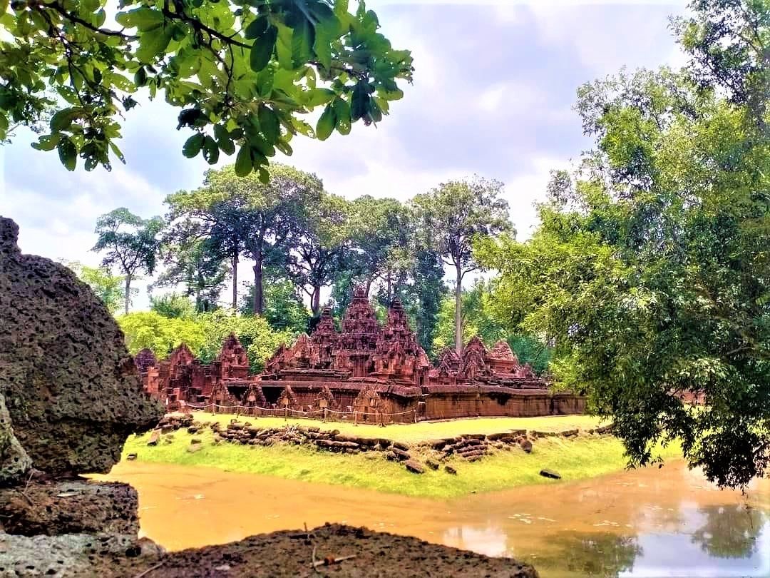 Private Angkor Wat 2 Days Tour for All Highlight Angkor Temples with watch sunset