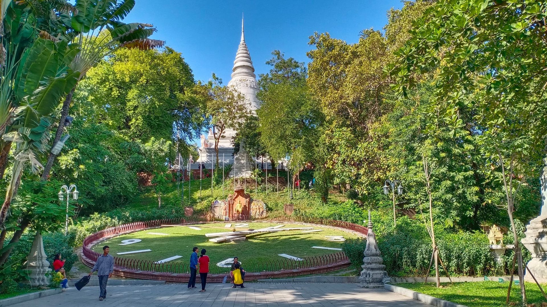 Private Phnom Penh 2 Days Tour to Explore All Highlight Places