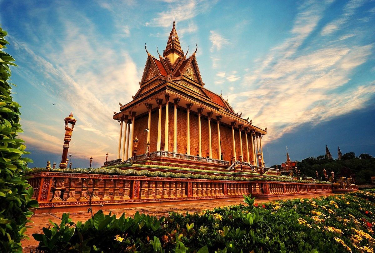 Oudong Mountain and Phnom Baset Private Day Tour from Phnom Penh