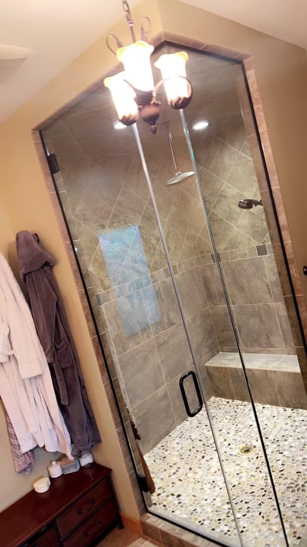Shower Enclosure - Niles, MI - Touch of Perfection Cleaning