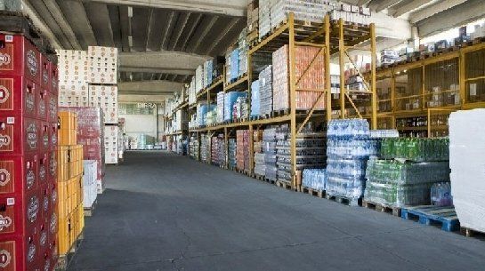 deposito dell'azienda di distribuzione acqua e bibite