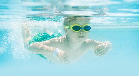 Separate boys' and girls' swimming lessons