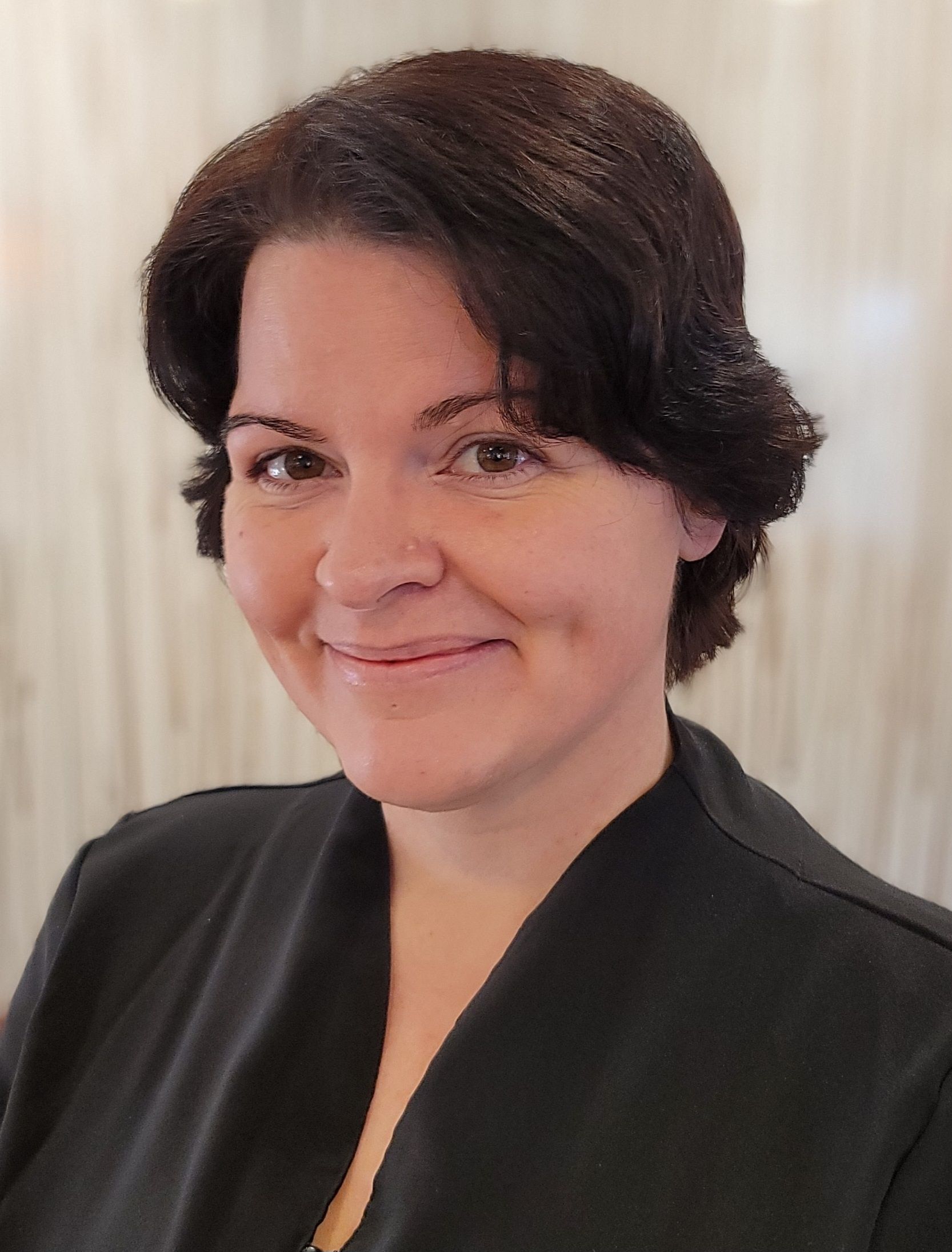 Erin | Registered Dental Hygienist | Dental Practice Team Member | Local Dentist | Dental Team Staff Member | Dr. Phil The Dentist | Dentist In Comox, BC