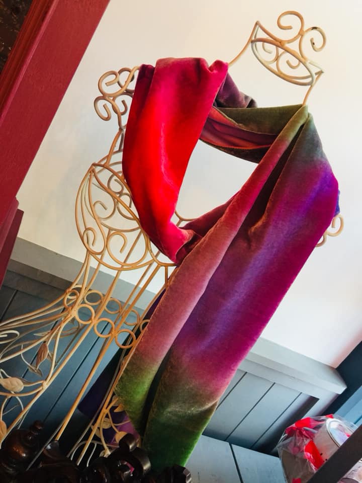 scarf on wire manequin
