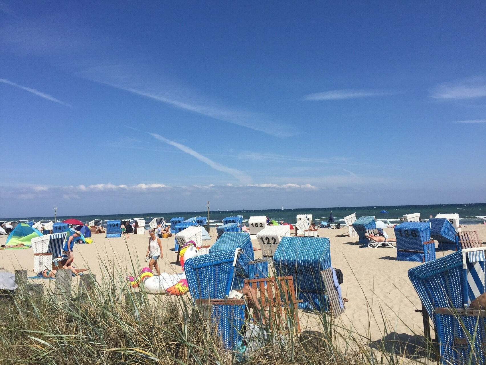 Breiter Sandstrand, ideal für kleine Kinder