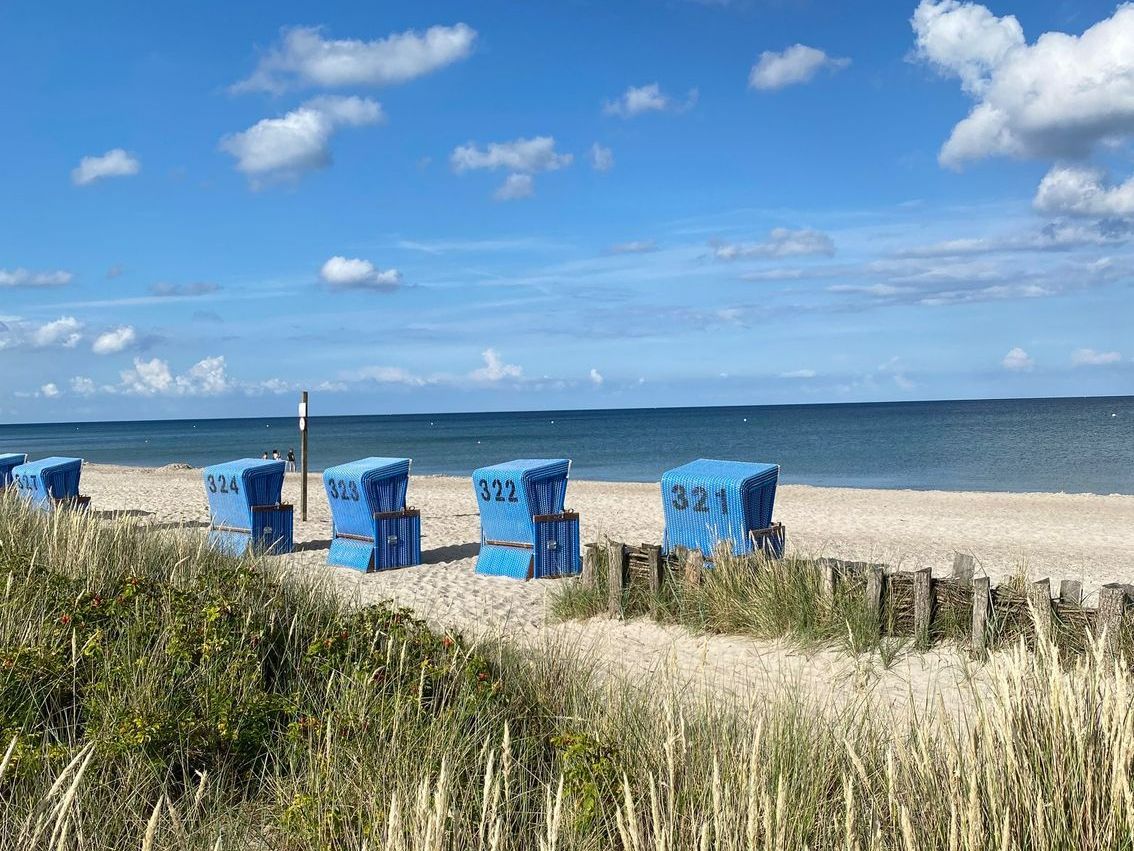Breiter Ostsee-Strand, perfekt für Familienurlaub an der Ostsee